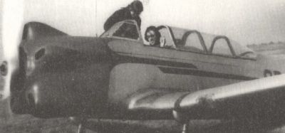 Pil. Wacław Nycz w kabinie maszyny typu Jak - 18 w 1973 roku na lotnisku Aeroklubu Rzeszowskiego w Jasionce, podczas szkolenia w pilotażu samolotowym w zakresie podstawowym